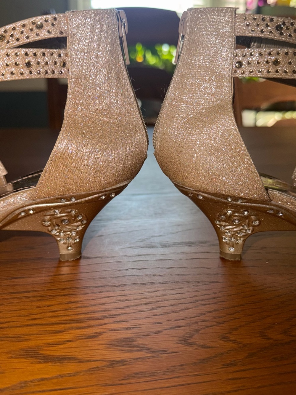 Womens size 5 Gold Strappy Embellished Dress Sandals - Picture 12 of 14